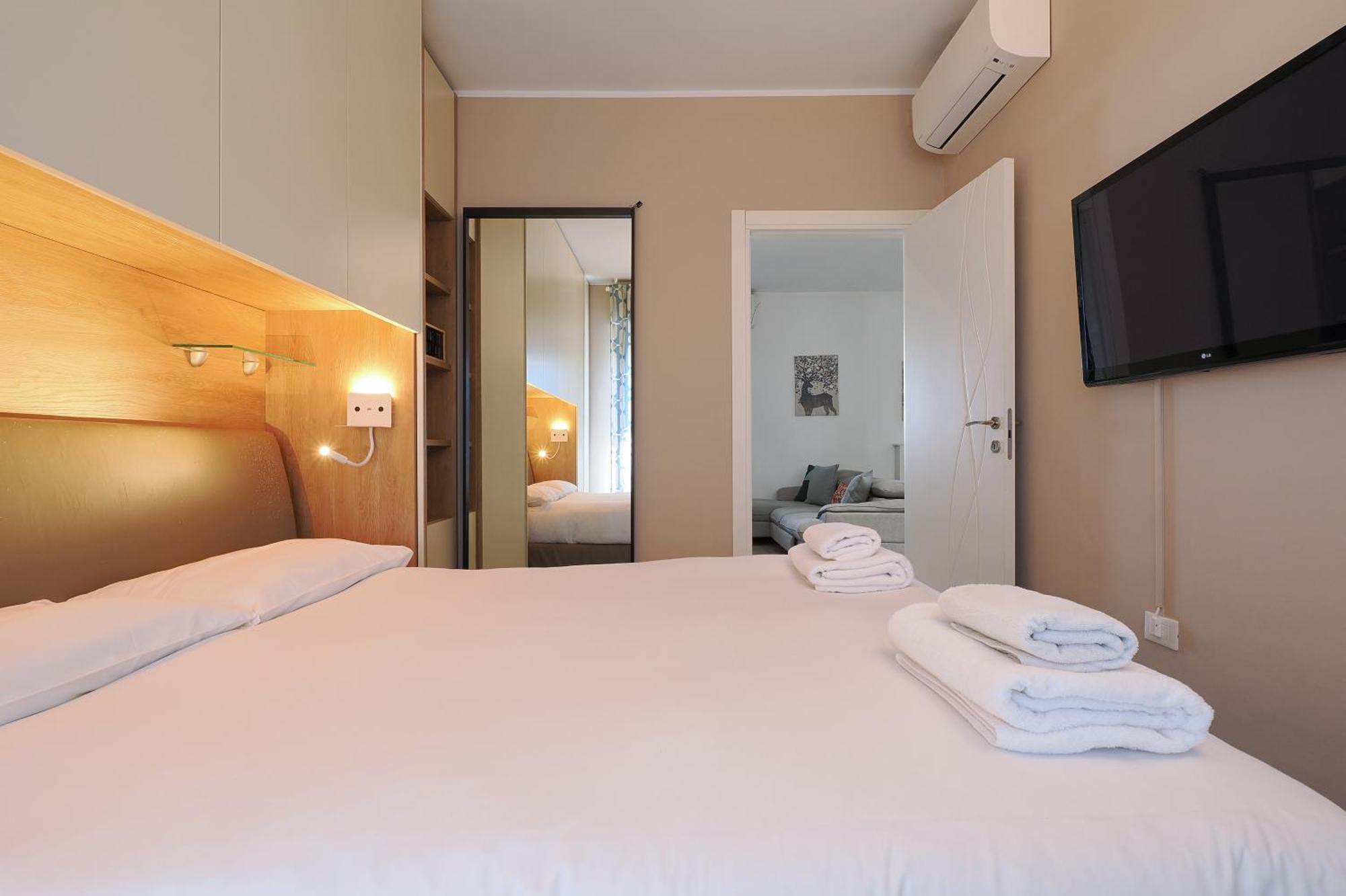 Mila Apartments Venosa Милано Екстериор снимка